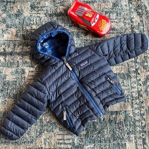 Patagonia 2T reversible down hoodie jacket! 🐍